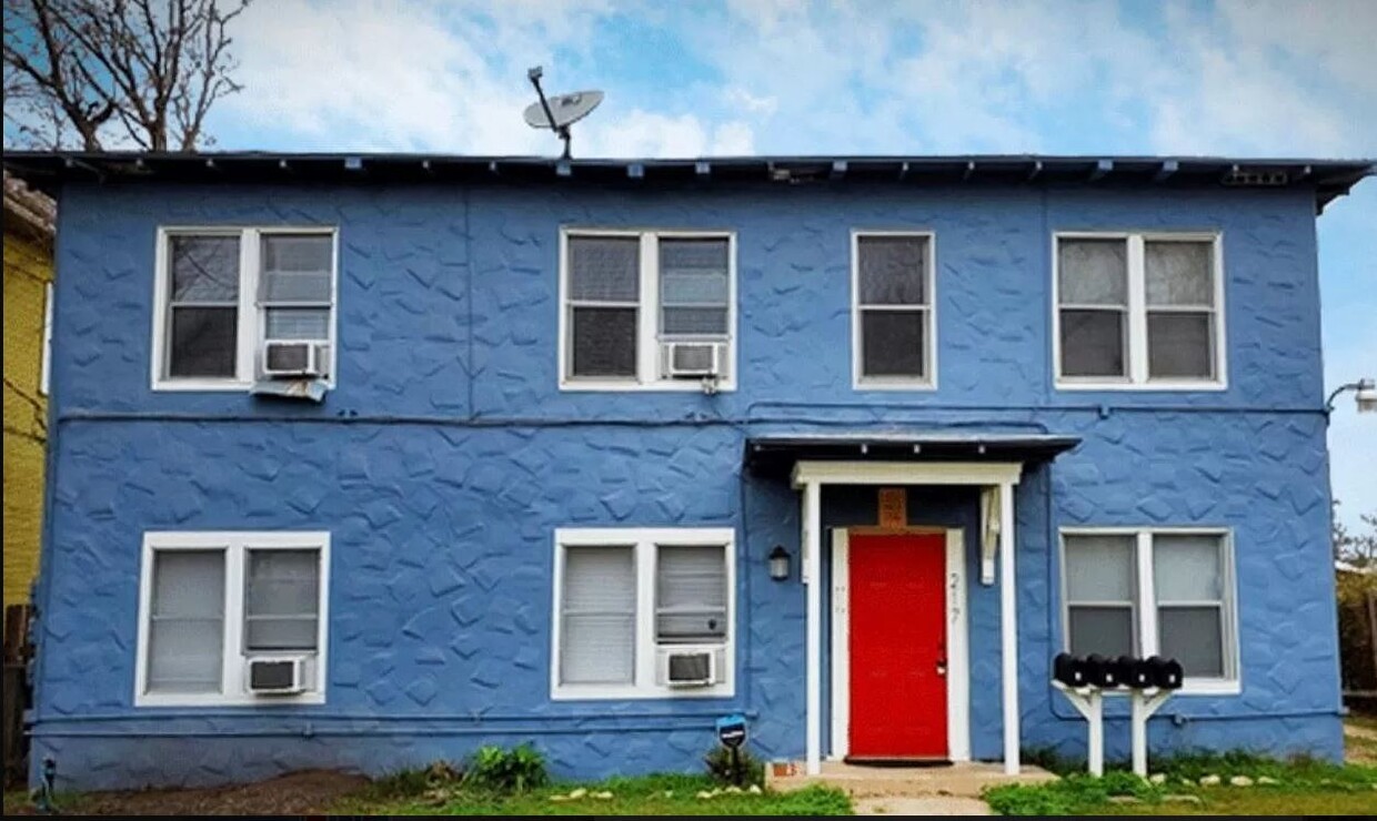 Primary Photo - 217 Lotus St