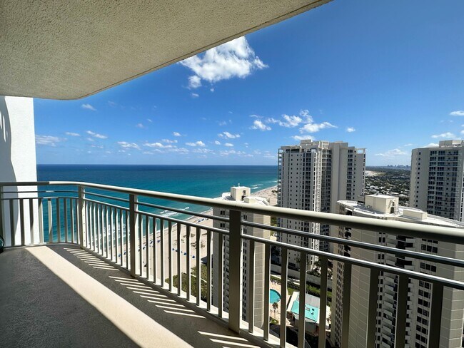 Foto del edificio - 3000 N Ocean Dr