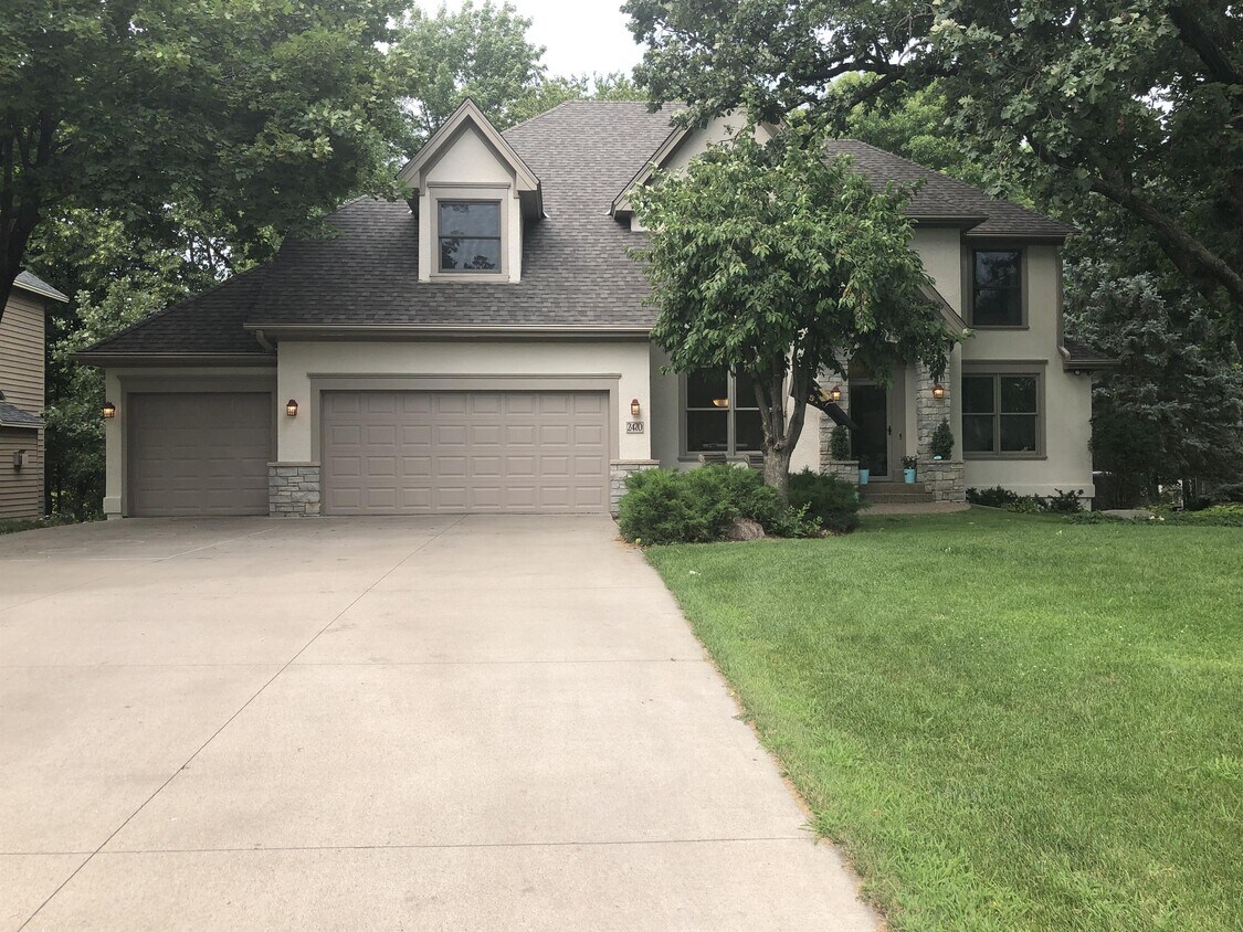 2470 Bridle Creek Trail, Chanhassen, MN 55317 House for Rent in