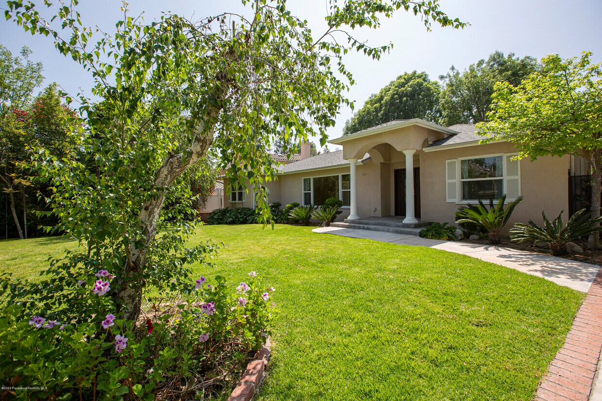 Primary Photo - 4463 Chevy Chase Dr