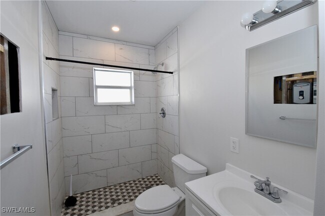 Foto del edificio - 3125 Barrett Ave