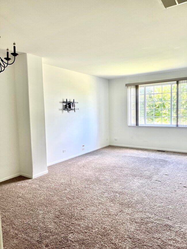 Building Photo - 4323 Savoy Ln