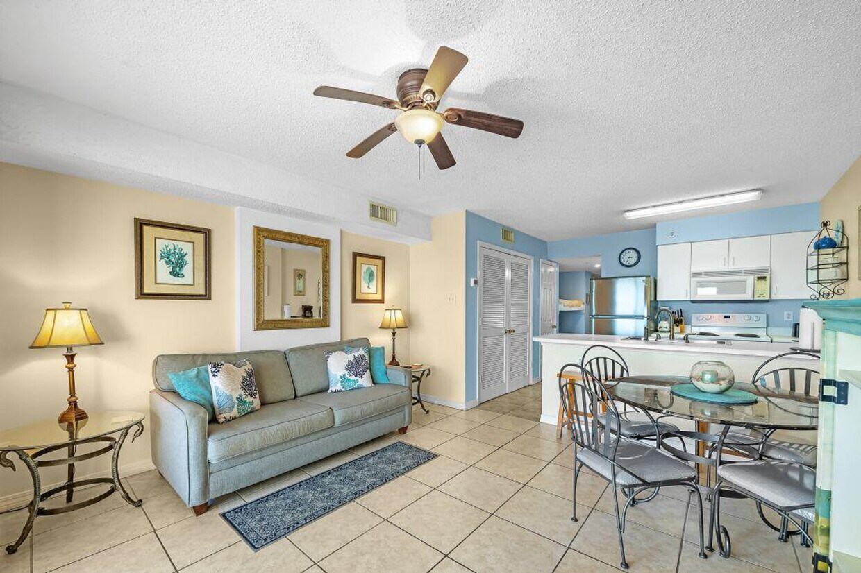 Foto principal - 561 E Beach Blvd