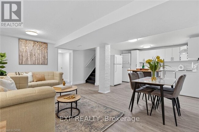 Building Photo - 146 Appalachian Crescent