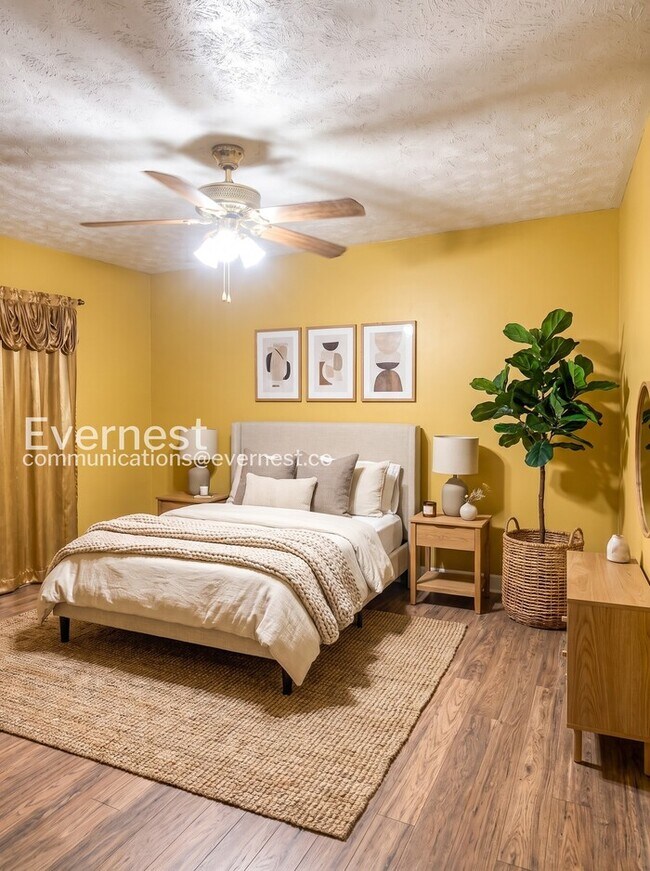 Building Photo - 3 Bed, 3 Bath Home with Attached Garage / Pet Friendly / Available Soon!