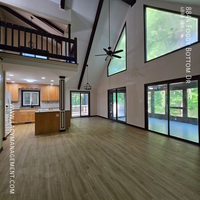 Foto del edificio - 8844 Foggy Bottom Dr