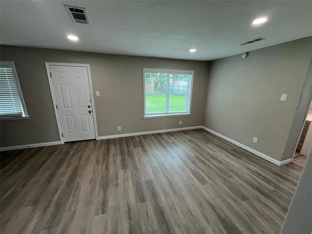Building Photo - 2930 Gardenia Dr