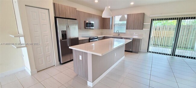 Foto del edificio - 10473 NW 82nd St