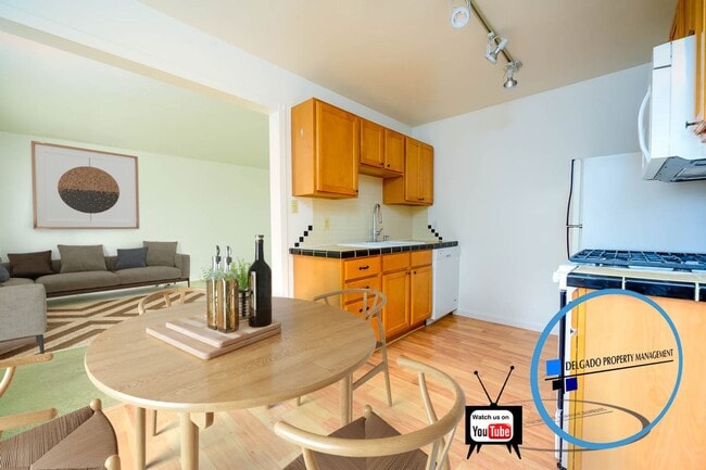 Building Photo - Benicia! Large 2/1 available!