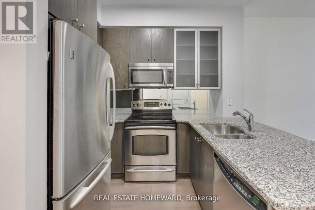 Building Photo - 21 Scollard St