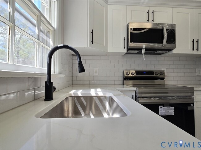 Building Photo - 419 Airycrest Dr