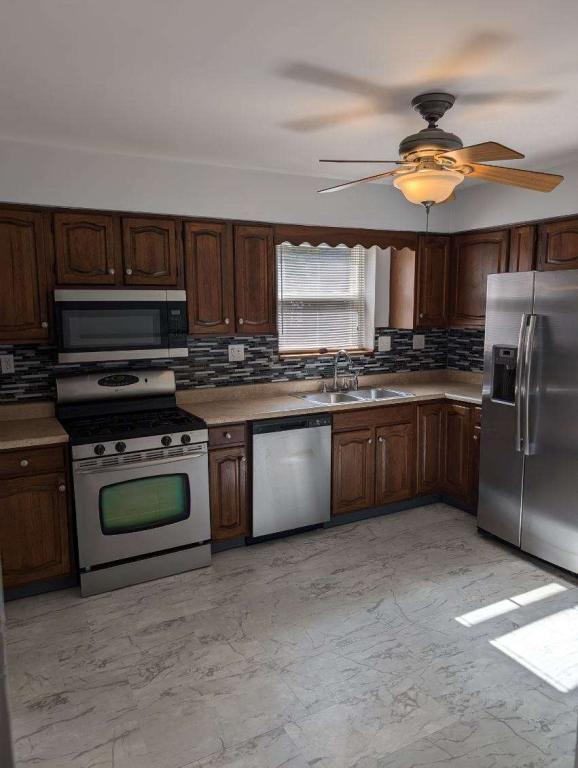 Foto del edificio - 6407 Orchard Ln