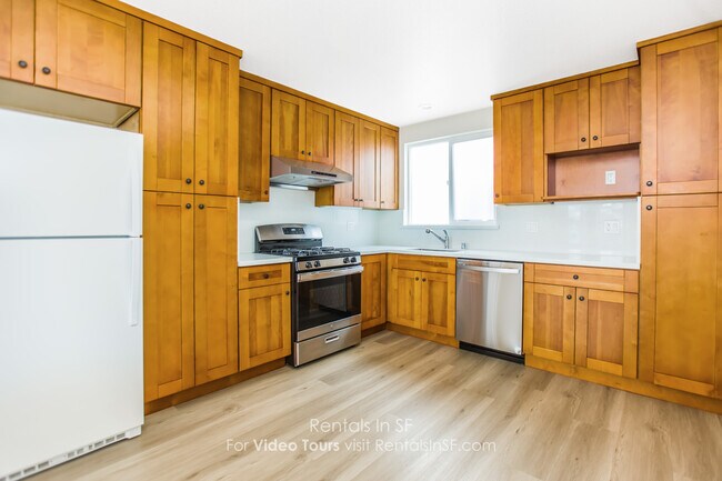 Building Photo - 1253 41st Ave