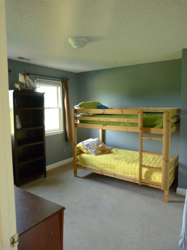 Foto del edificio - 211 Sandlewood Dr