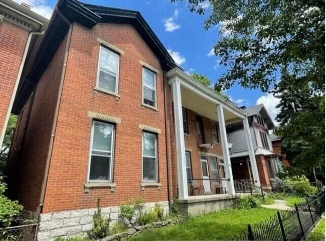 Building Photo - 90 E Lincoln St