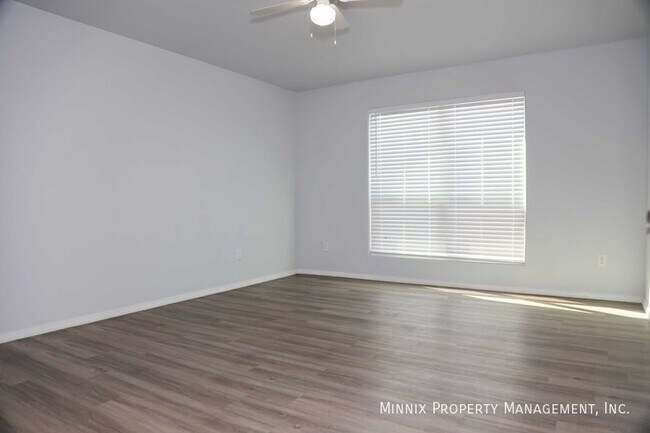 Foto del edificio - 1649 Wrigley Dr