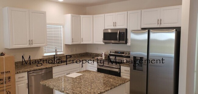 Building Photo - Dundee Station/Winter Haven_3 Bedroom 2 Bathroom