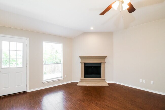 Building Photo - 3201 Anysa Ln