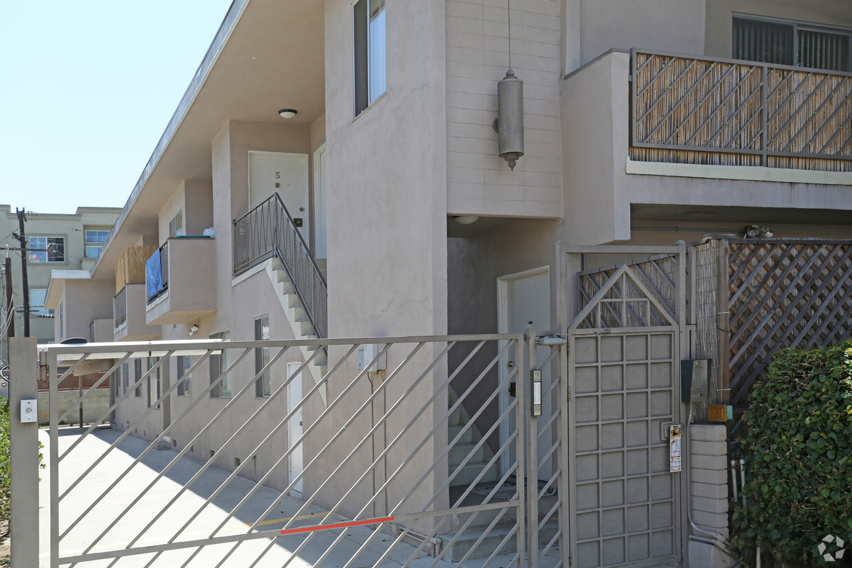 Foto del edificio - 3322 Bagley Ave