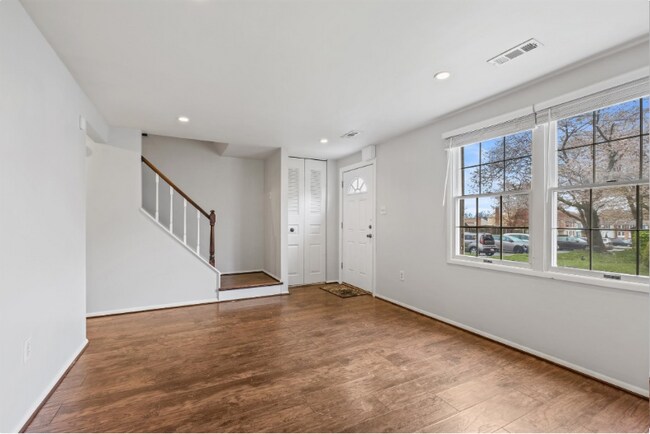 Foto del edificio - 119 Fairfield Dr