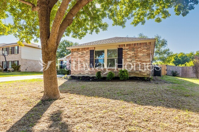 Foto del edificio - 1679 Chesterwood Dr