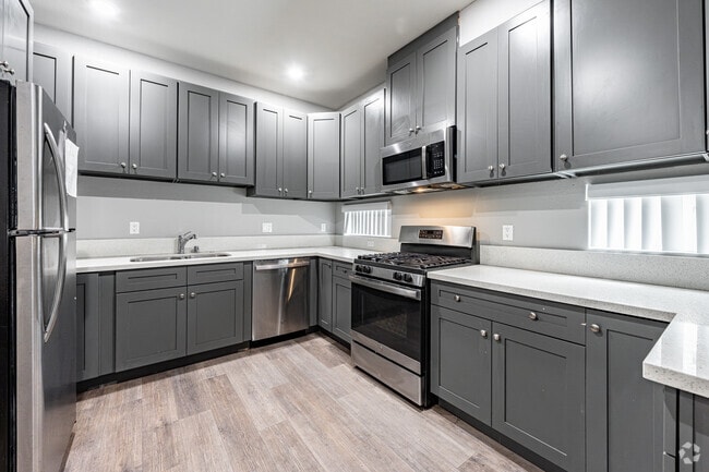 1236 W 37th Pl - Kitchen - Tripalink