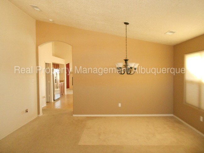 Building Photo - 2128 Las Brisas Cir SE