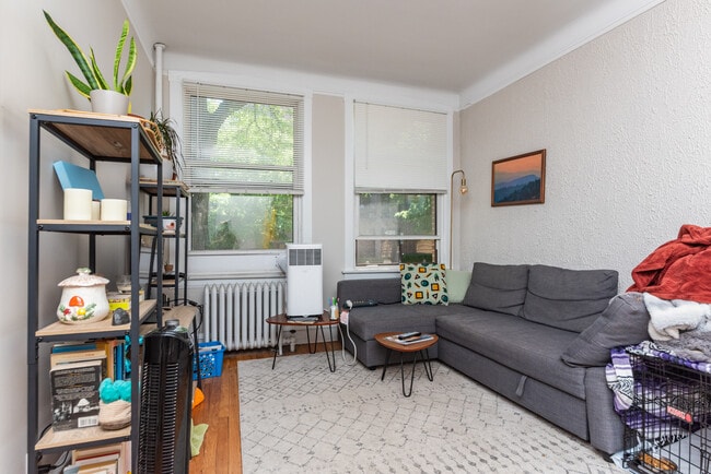 Building Photo - 4010 N Wolcott Ave