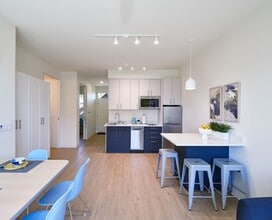 Interior Photo - Panoramic Northside