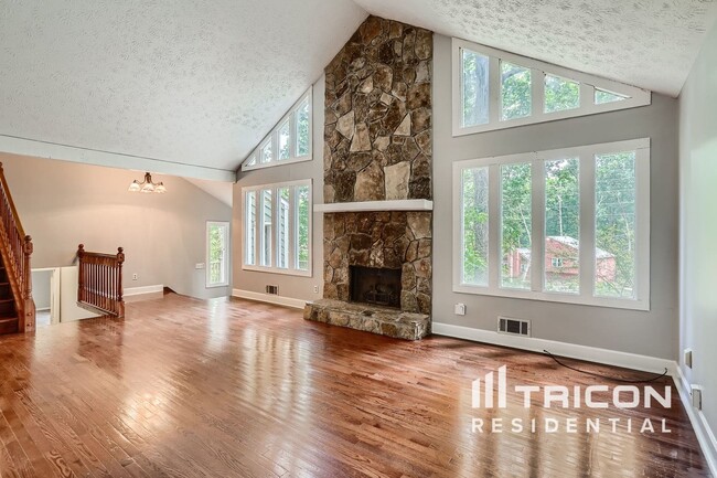 Building Photo - 1850 Winding Creek Ln SW