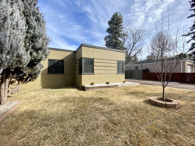 Building Photo - 17 Alsace Way