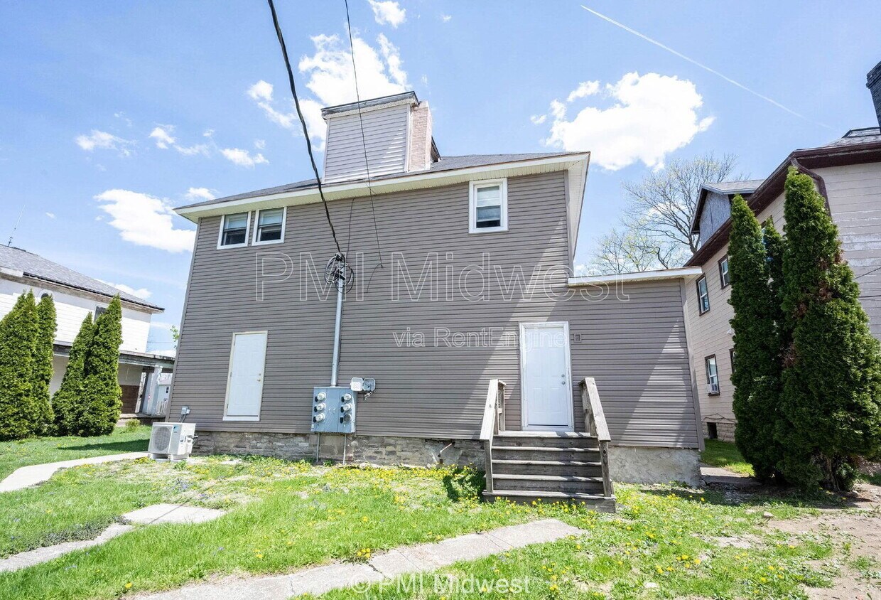 Foto del edificio - 611 N Main St