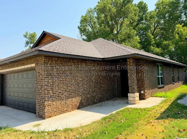 Building Photo - 7508 Redbud Villas Ct