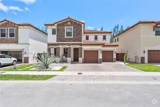 Building Photo - 9830 NW 86th Terrace