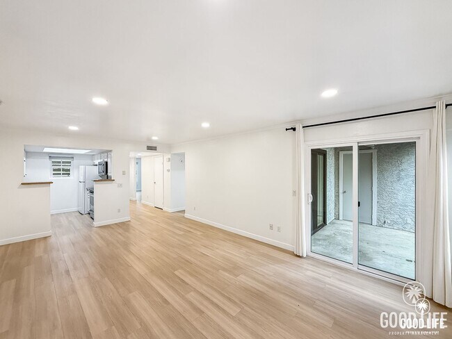 Foto del edificio - Great 2B/2BA Condo in Carmel Mountain Ranch w/ Community Pool, W/D, & Reserved Parking!