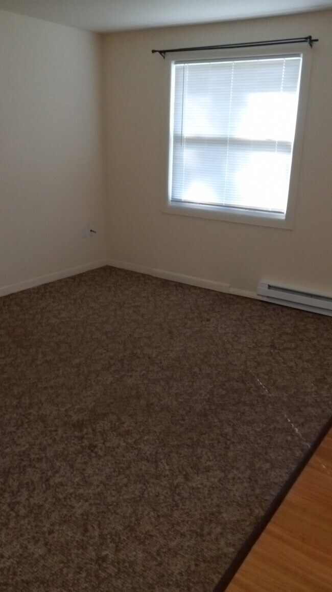 Sala de estar - 7 Callahan Dr