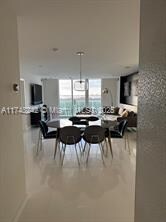 Foto del edificio - 5001 Collins Ave