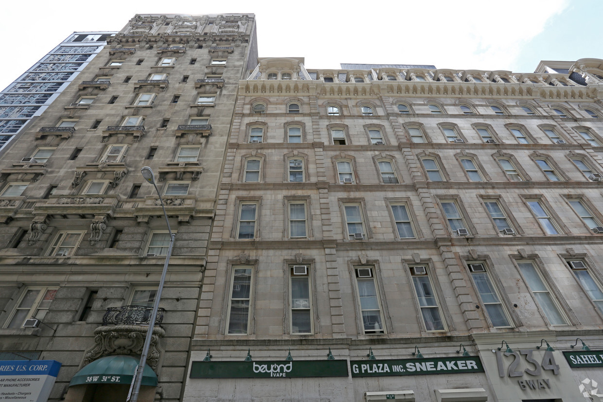 Foto del edificio - 34-44 W 31st St