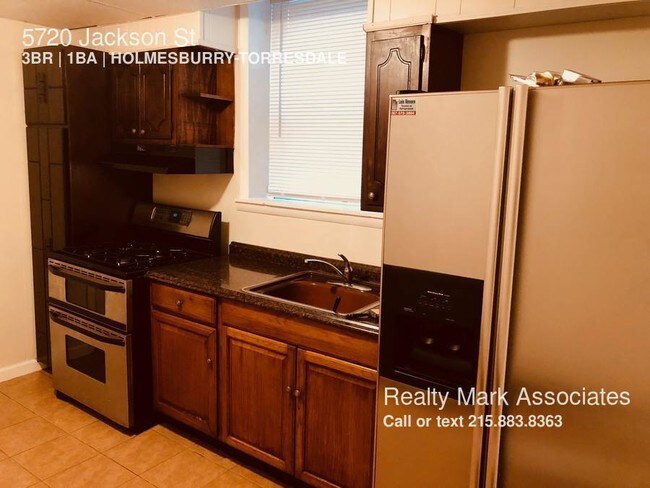 Foto del edificio - 5720 Harbison Ave