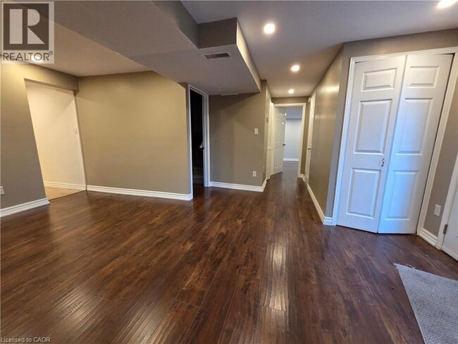 Building Photo - 696 Penny Ln