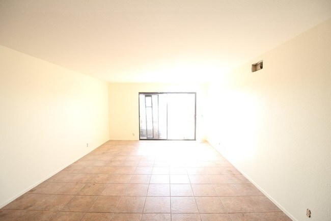Building Photo - 4545 Arizona St