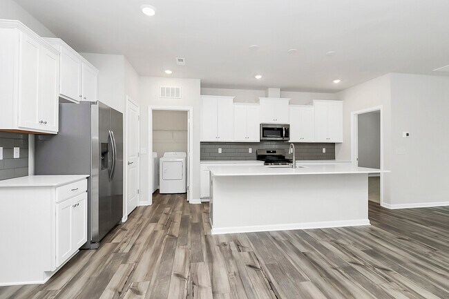 Foto del edificio - 1617 Swallow Tail Dr