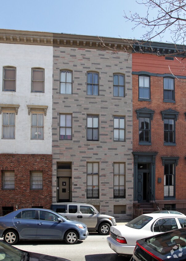 Foto principal - 807 St Paul St