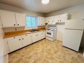 Building Photo - 109-110 Northview Dr