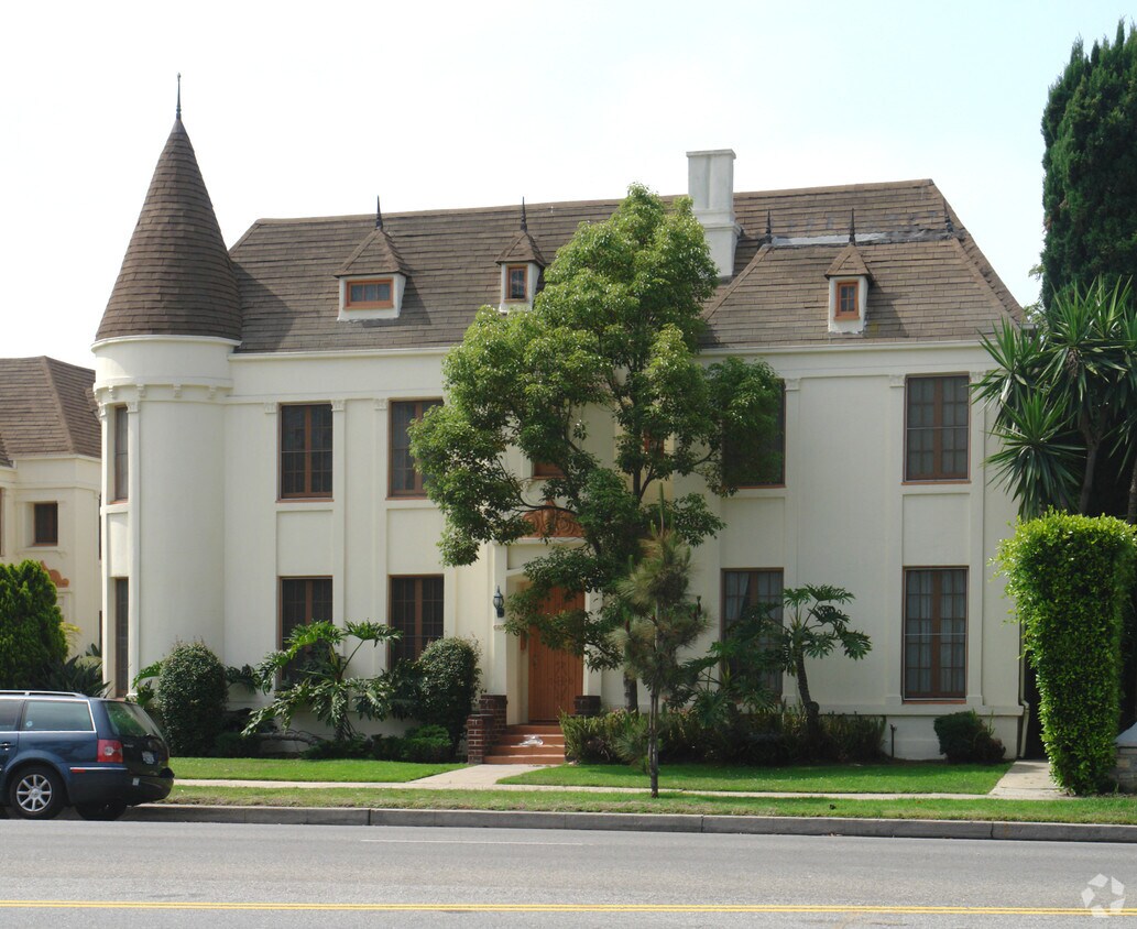 Primary Photo - 6452 W Olympic Blvd