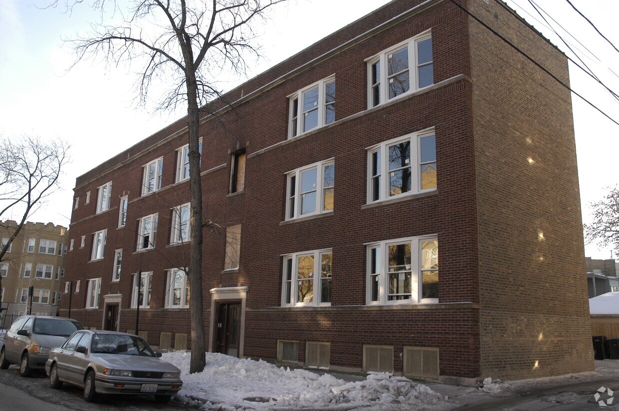 Primary Photo - 3105 W Argyle St