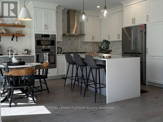 Photo du bâtiment - 1490 Strawberry Lndg