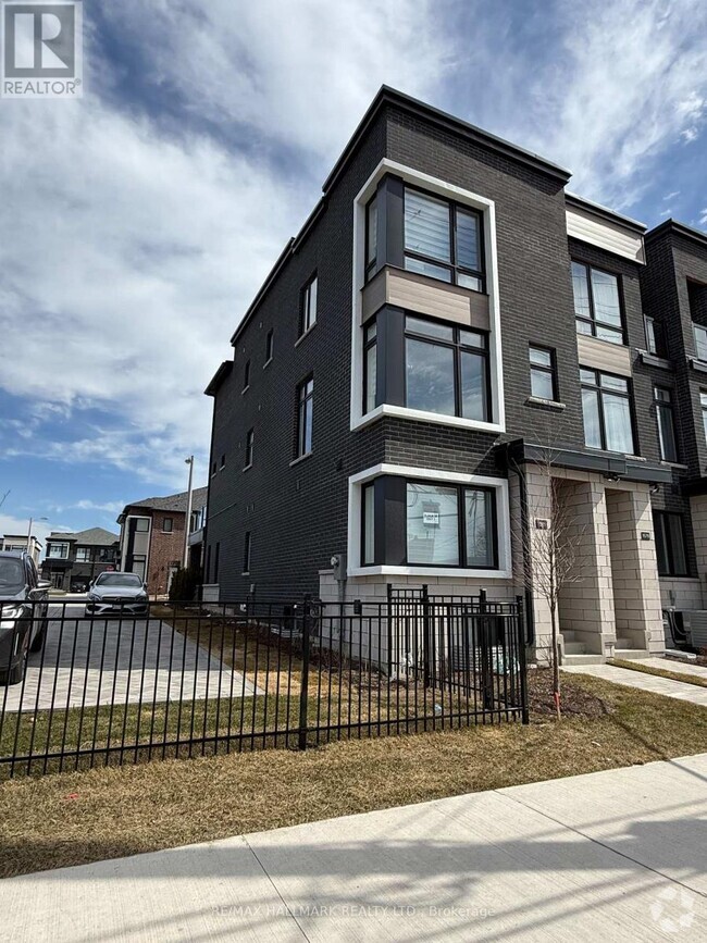 Building Photo - 1581 Midland Ave