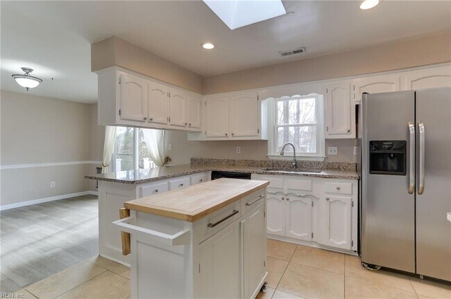 Foto del edificio - 829 Arondale Crescent