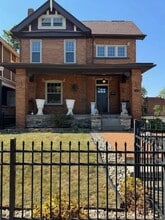 Building Photo - 463 Wilson Ave